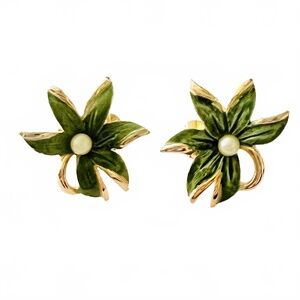 Vintage Emmons Floral Earrings Clip-on, Green Gold-tone